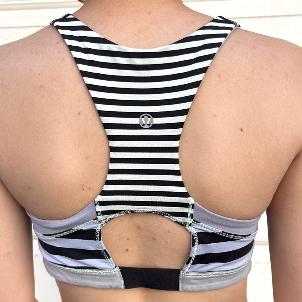 Lululemon - Picture 3 of 3